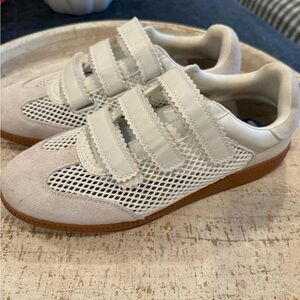 Silent D Seen Women's White and Tan Velcro Sneakers 8.5